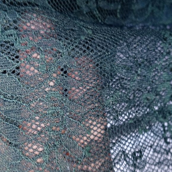 🍀Tahari emerald green blouse lace sleeves size L - Picture 3 of 7